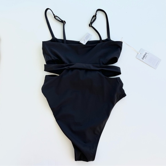 NEW Vitamin A Luxe Link Belted Classic Black One Piece Swimsuit size small - Picture 7 of 8